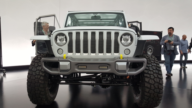 Illustration for article titled The Jeep Safari Concept May Give Up Secrets Of The New Wrangler